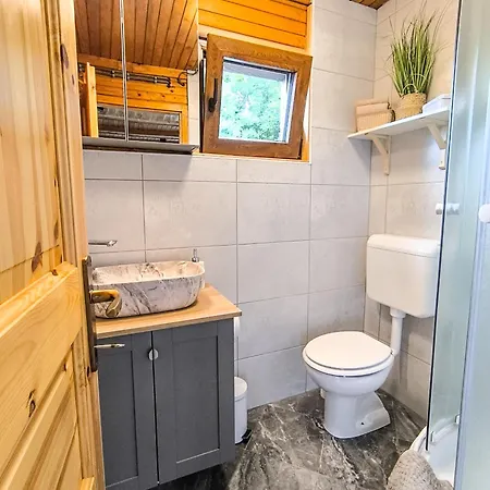 シャレー Zlatica *